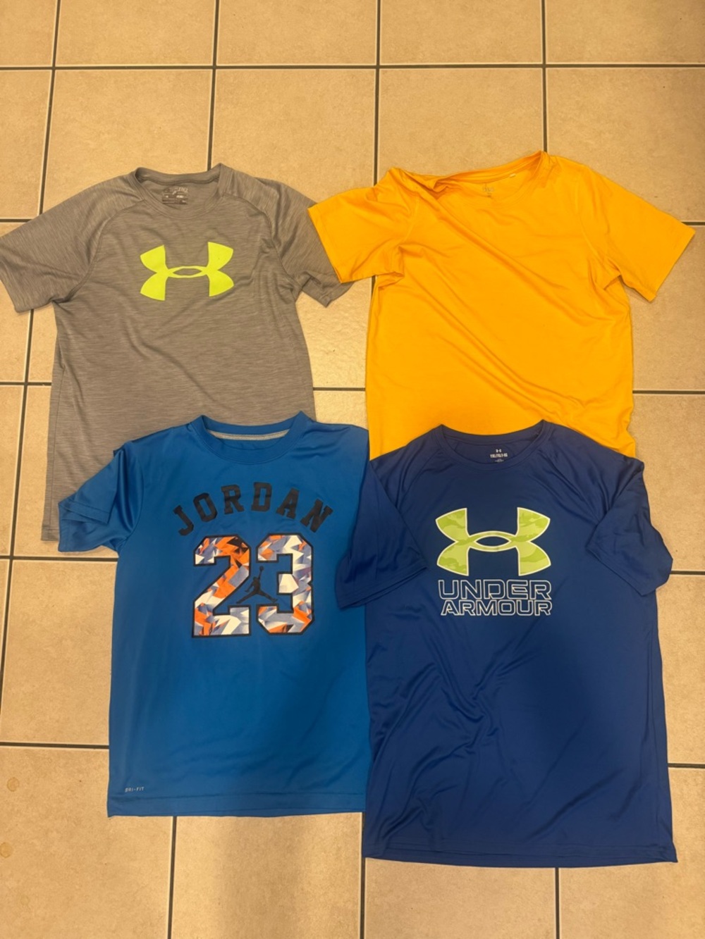 Under Armour Boys' Blue Logo Active Tees size youth, extra large